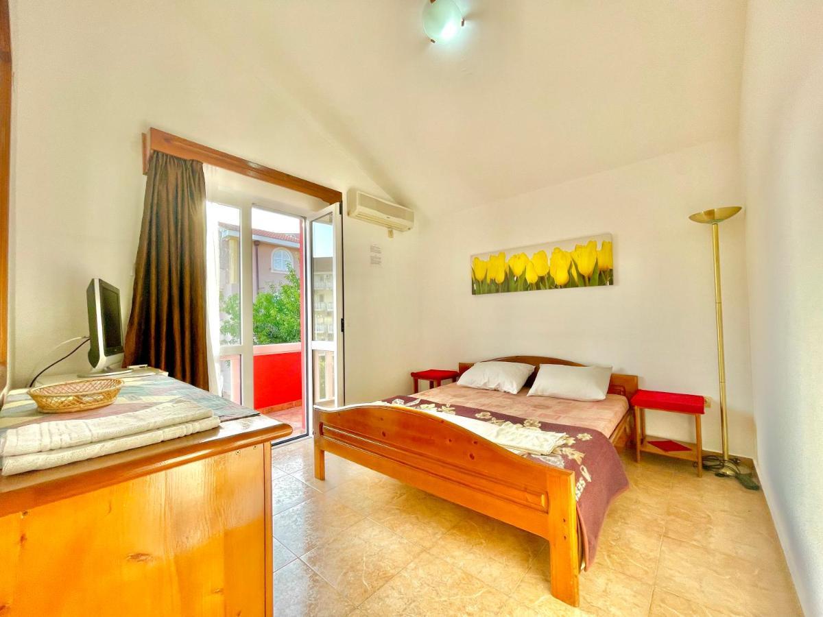 Vila L Guest house *