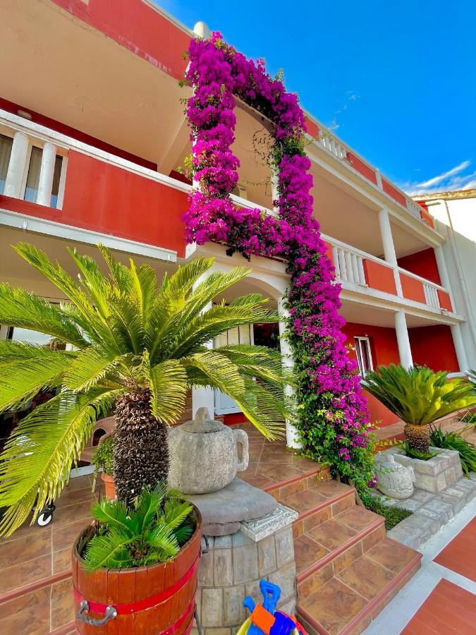 Vila L Guest house *